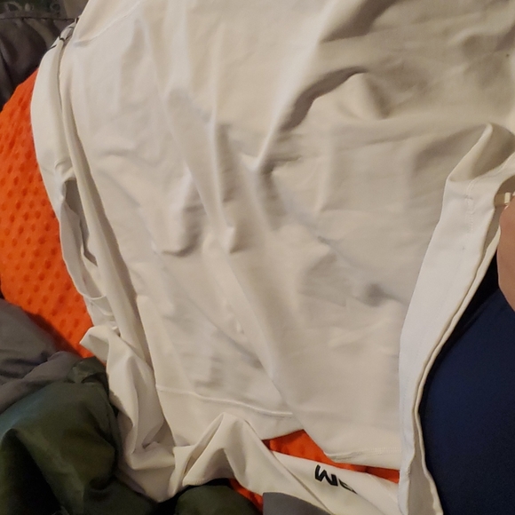 Volcom rash guard - Picture 2 of 2